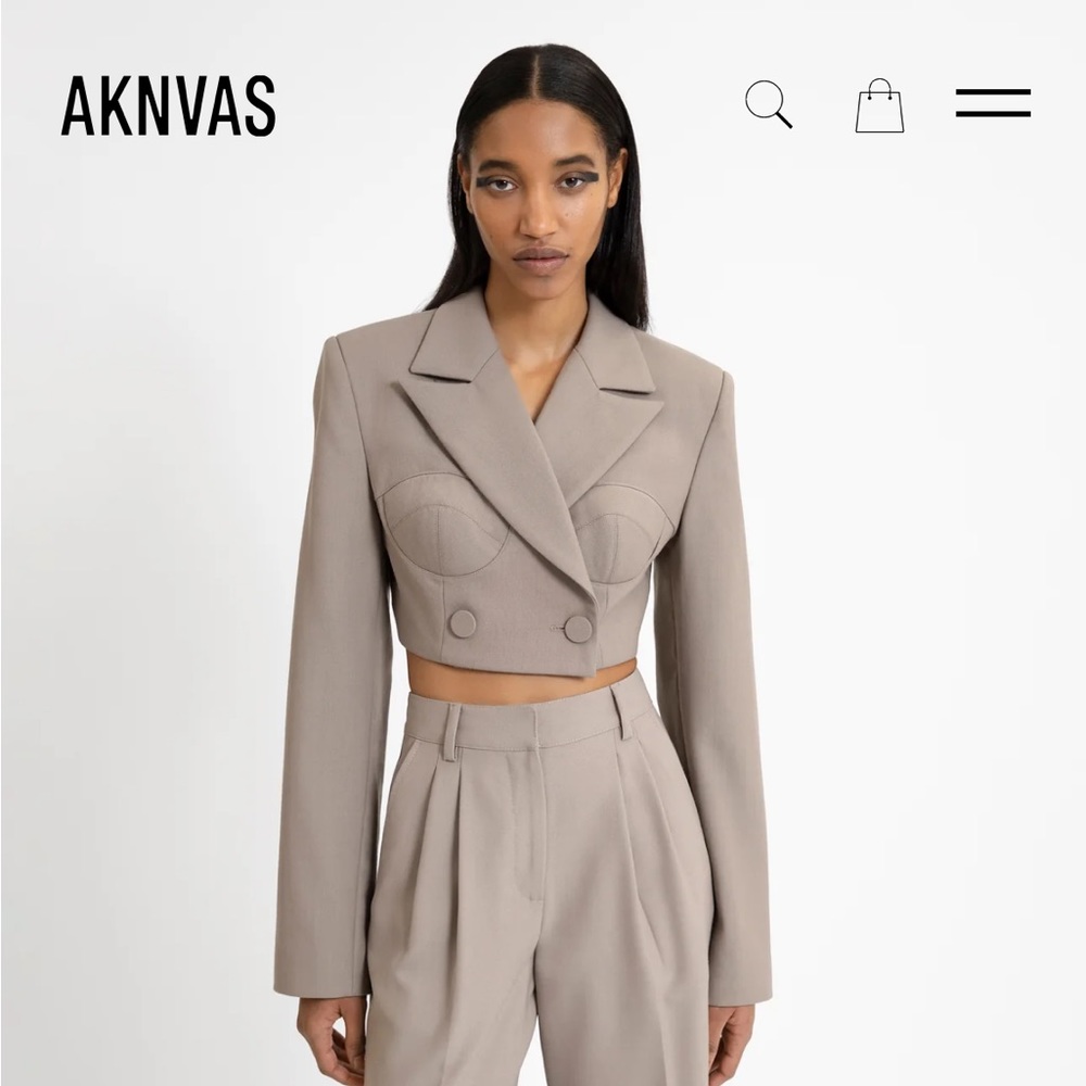 Brand new ANKVAS crop blazer